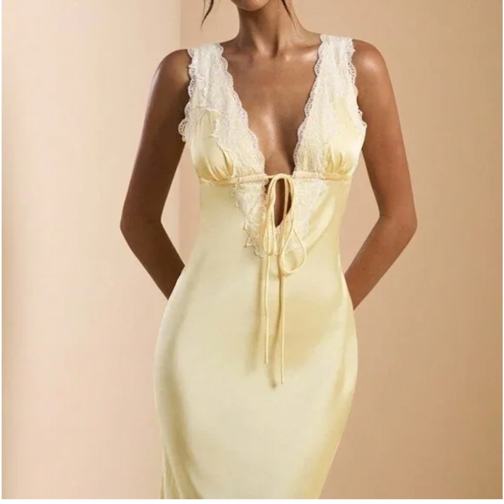 Rumored Yellow Dress with Cream Lace - Picture 6 of 10
